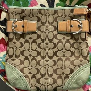 COACH No. H05K -1487 Horn Thread Some Canvas Brown and green shoulder bag